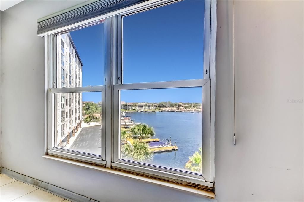 Active With Contract: $119,000 (1 beds, 1 baths, 806 Square Feet)