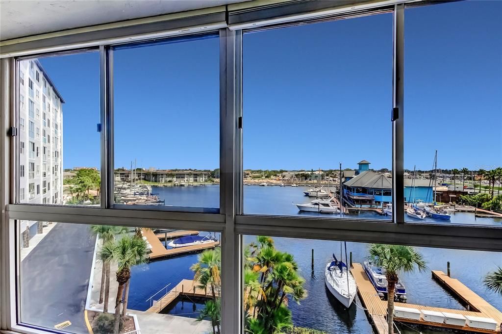 Active With Contract: $119,000 (1 beds, 1 baths, 806 Square Feet)