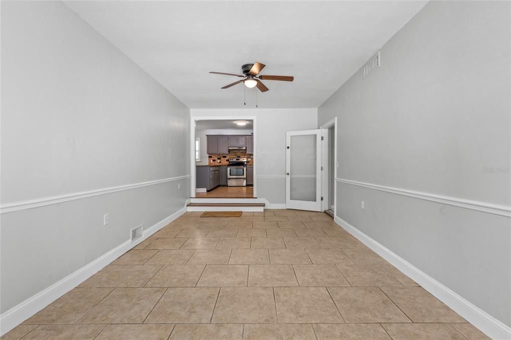 Под контрактом: $415,000 (5 спален, 3 ванн, 2610 Квадратных фут)