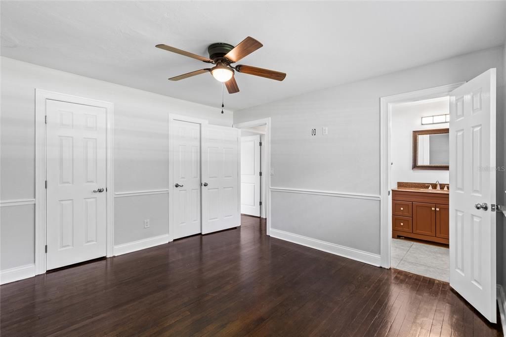 Под контрактом: $415,000 (5 спален, 3 ванн, 2610 Квадратных фут)