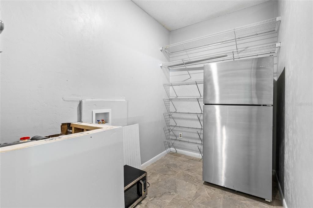 Под контрактом: $415,000 (5 спален, 3 ванн, 2610 Квадратных фут)