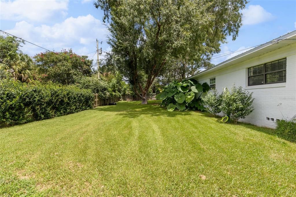 Под контрактом: $415,000 (5 спален, 3 ванн, 2610 Квадратных фут)