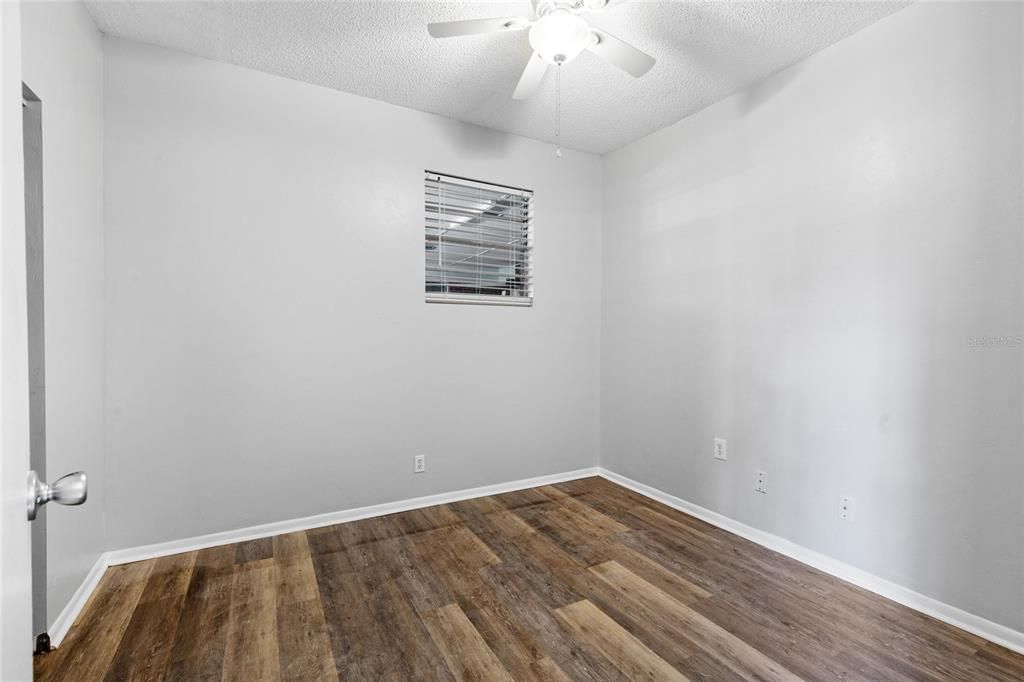 Под контрактом: $415,000 (5 спален, 3 ванн, 2610 Квадратных фут)