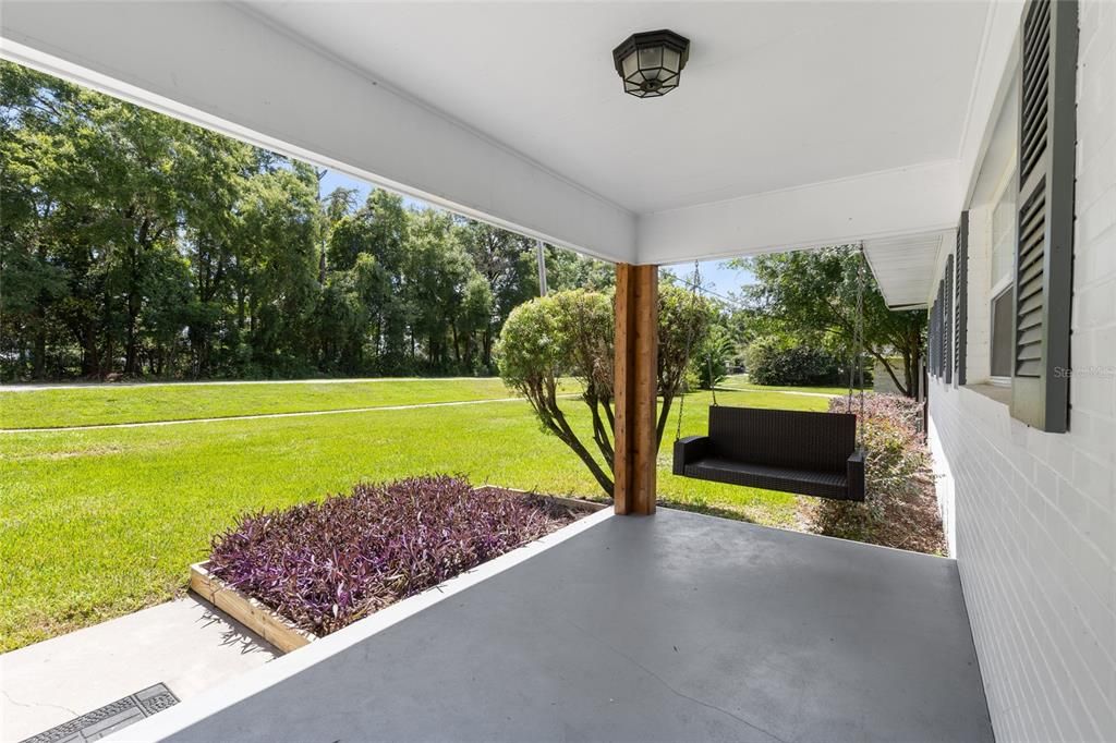 Под контрактом: $415,000 (5 спален, 3 ванн, 2610 Квадратных фут)