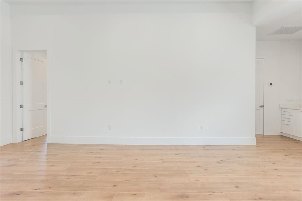 For Sale: $2,500,000 (5 beds, 4 baths, 3924 Square Feet)