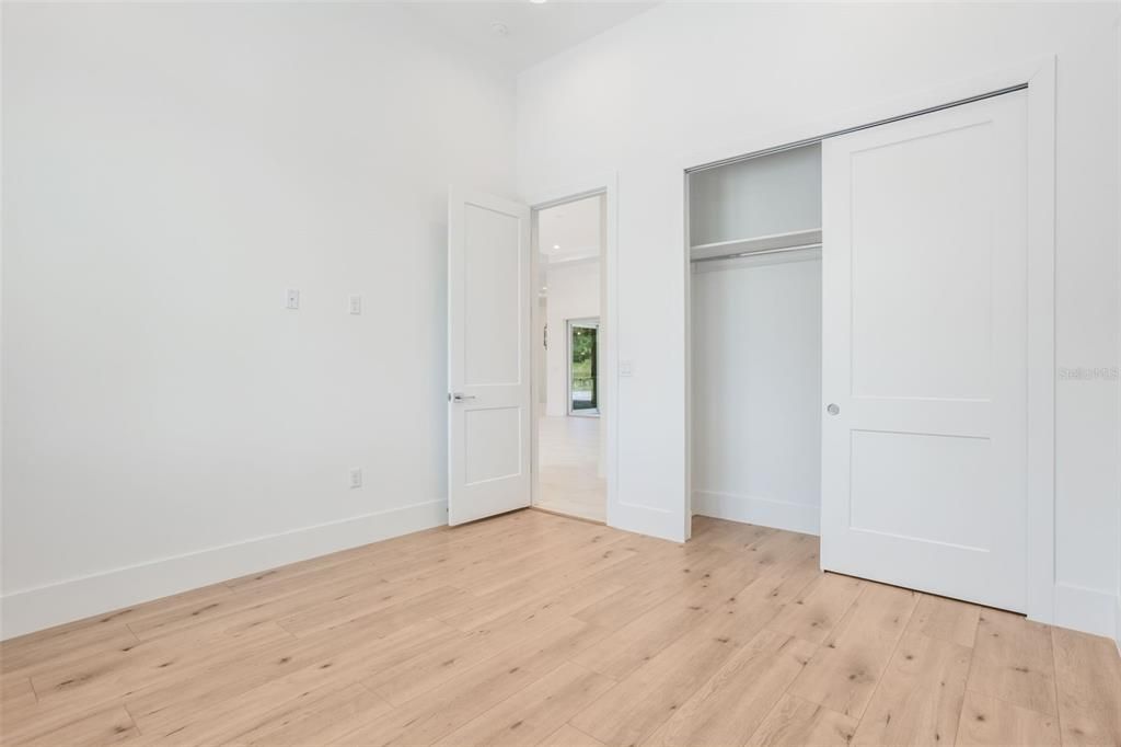 For Sale: $2,500,000 (5 beds, 4 baths, 3924 Square Feet)