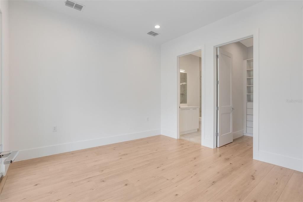 For Sale: $2,500,000 (5 beds, 4 baths, 3924 Square Feet)