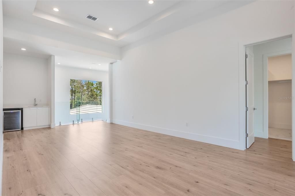 For Sale: $2,500,000 (5 beds, 4 baths, 3924 Square Feet)