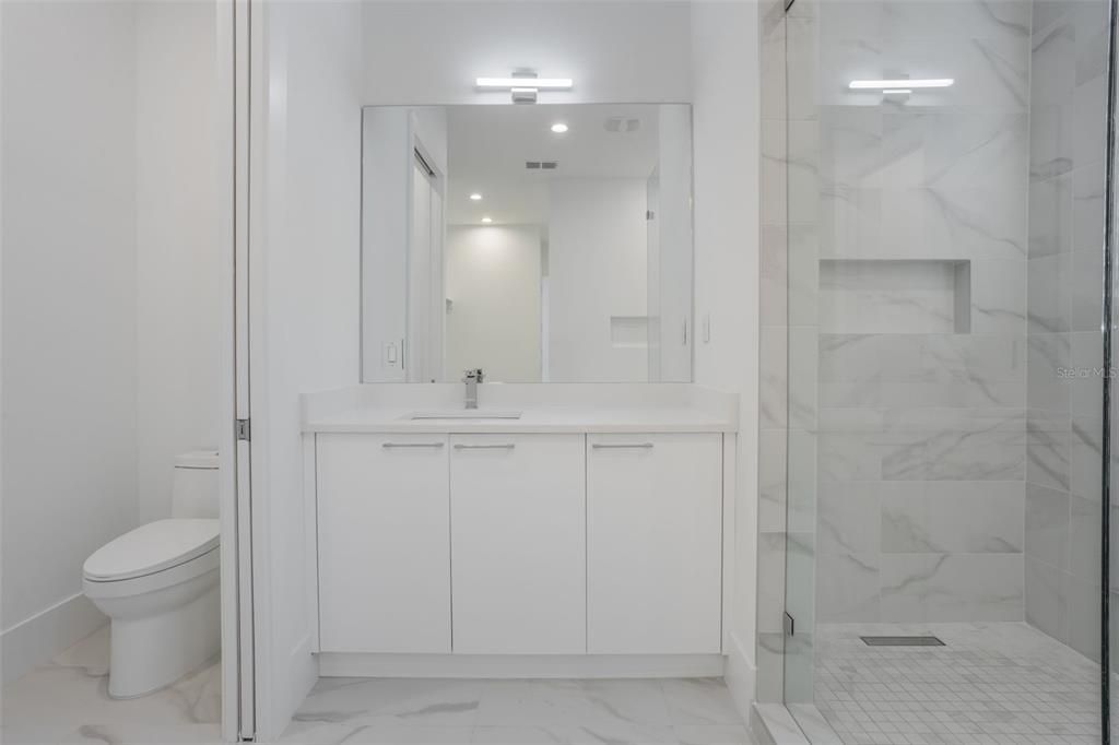 For Sale: $2,500,000 (5 beds, 4 baths, 3924 Square Feet)