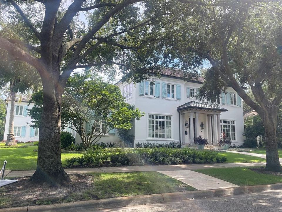 Recently Sold: $6,500,000 (5 beds, 4 baths, 6750 Square Feet)