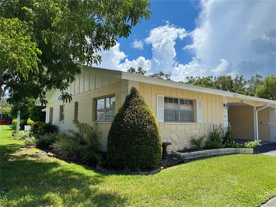 Active With Contract: $160,000 (2 beds, 1 baths, 863 Square Feet)