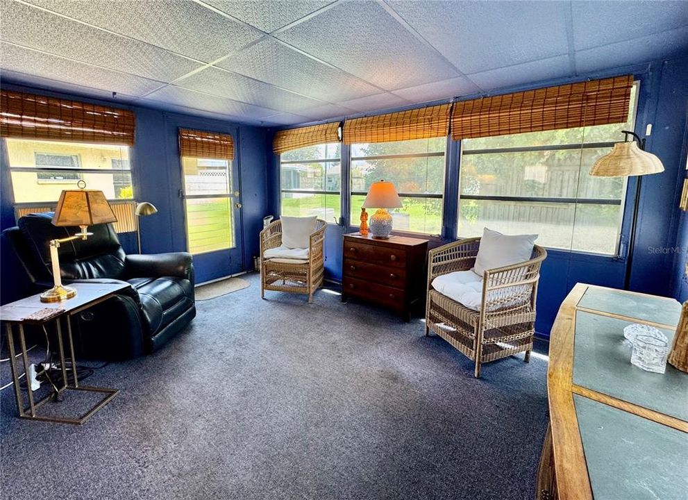 Active With Contract: $160,000 (2 beds, 1 baths, 863 Square Feet)