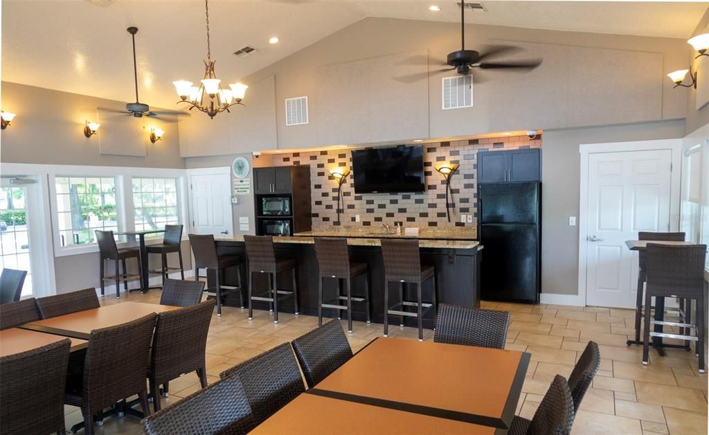 Activo con contrato: $719,000 (5 camas, 3 baños, 3378 Pies cuadrados)