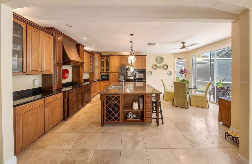 Activo con contrato: $719,000 (5 camas, 3 baños, 3378 Pies cuadrados)