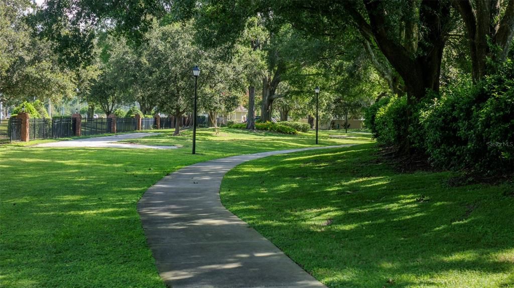 Activo con contrato: $719,000 (5 camas, 3 baños, 3378 Pies cuadrados)