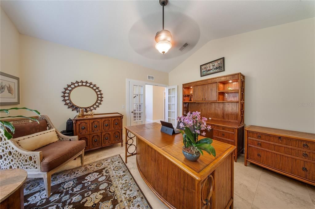 Activo con contrato: $719,000 (5 camas, 3 baños, 3378 Pies cuadrados)