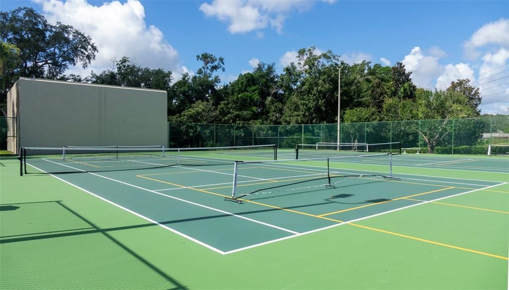 Activo con contrato: $719,000 (5 camas, 3 baños, 3378 Pies cuadrados)