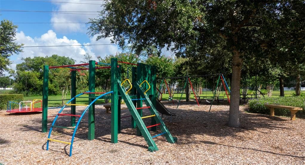 Activo con contrato: $719,000 (5 camas, 3 baños, 3378 Pies cuadrados)