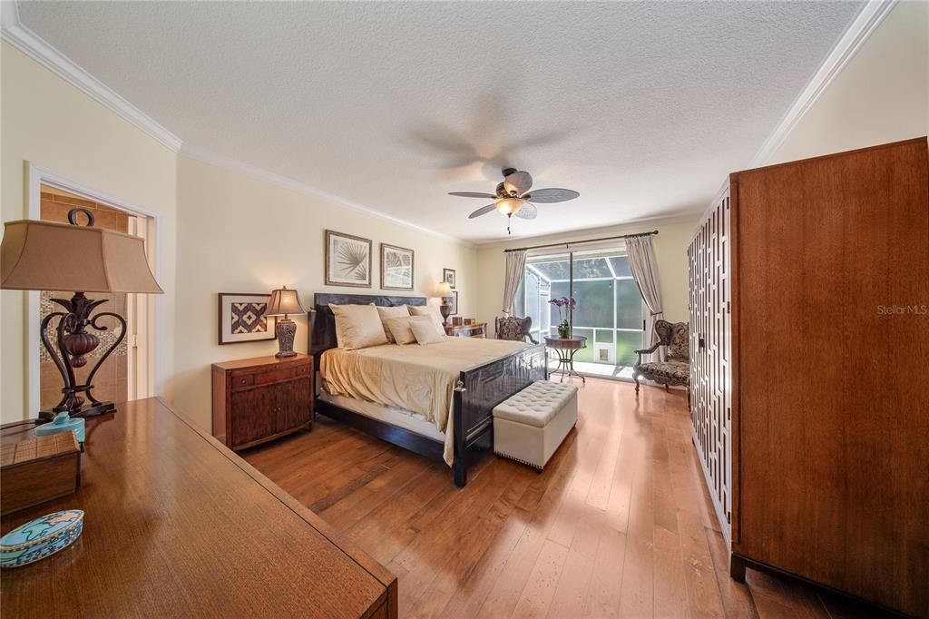 Activo con contrato: $719,000 (5 camas, 3 baños, 3378 Pies cuadrados)