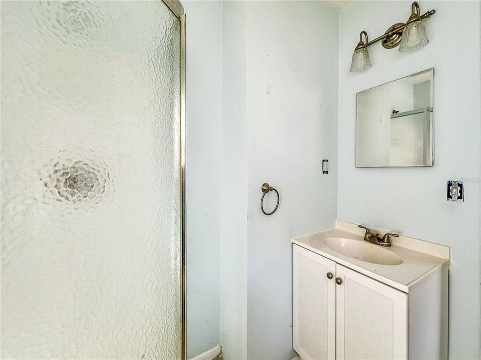 For Sale: $249,900 (3 beds, 2 baths, 1300 Square Feet)