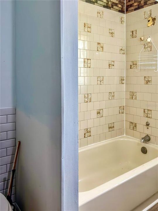 For Sale: $249,900 (3 beds, 2 baths, 1300 Square Feet)