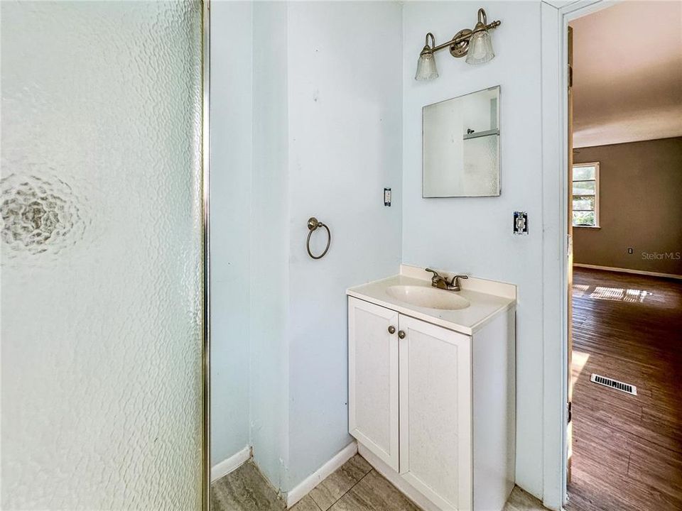 For Sale: $249,900 (3 beds, 2 baths, 1300 Square Feet)