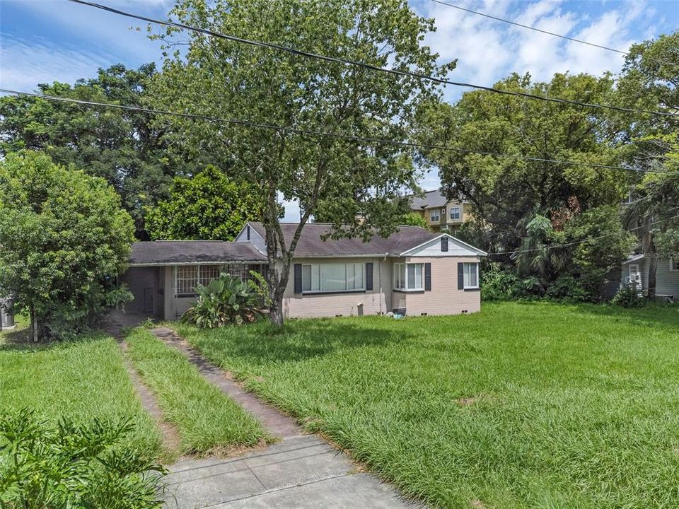 合同活跃: $599,000 (0.32 acres)