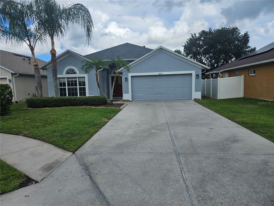 出租: $2,500 (3 贝兹, 2 浴室, 1943 平方英尺)