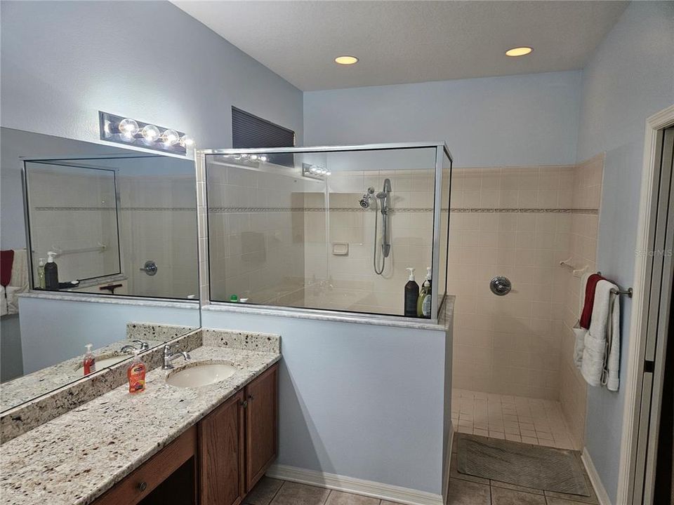 出租: $2,500 (3 贝兹, 2 浴室, 1943 平方英尺)