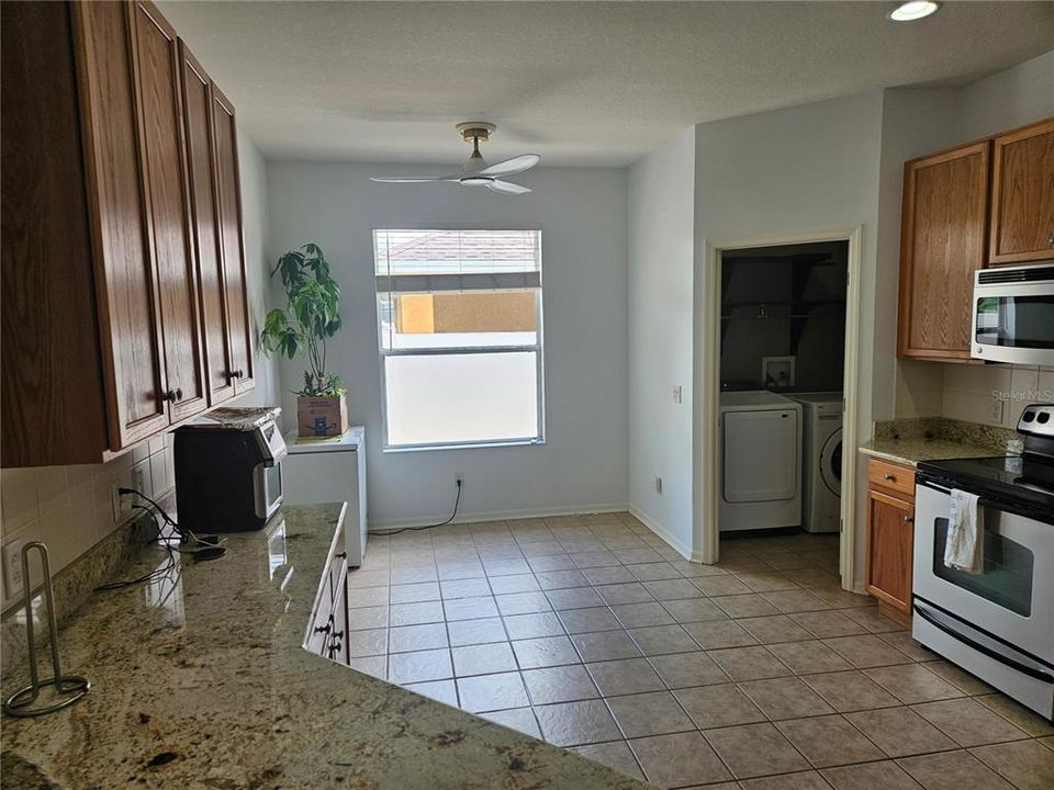 出租: $2,500 (3 贝兹, 2 浴室, 1943 平方英尺)