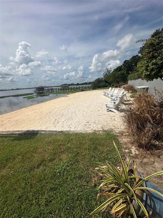 Active With Contract: $2,199,900 (5 beds, 4 baths, 3258 Square Feet)