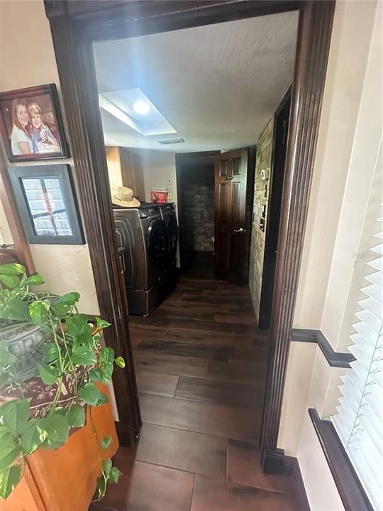 Active With Contract: $2,199,900 (5 beds, 4 baths, 3258 Square Feet)