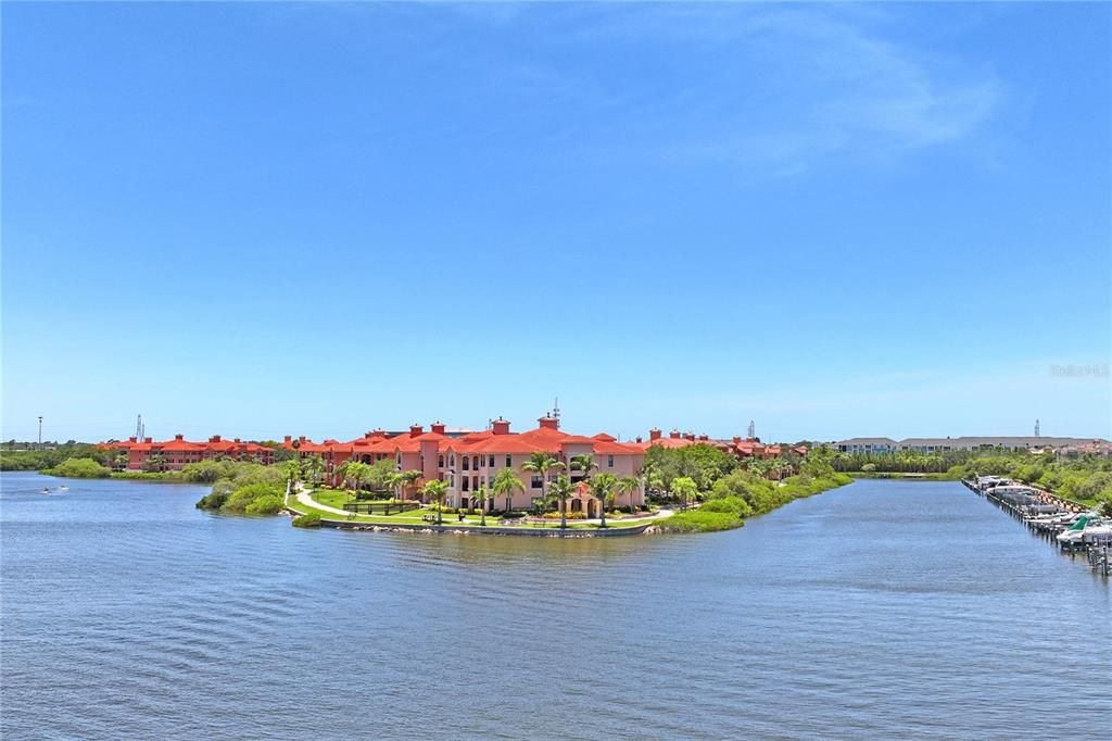 For Sale: $456,000 (2 beds, 2 baths, 1650 Square Feet)