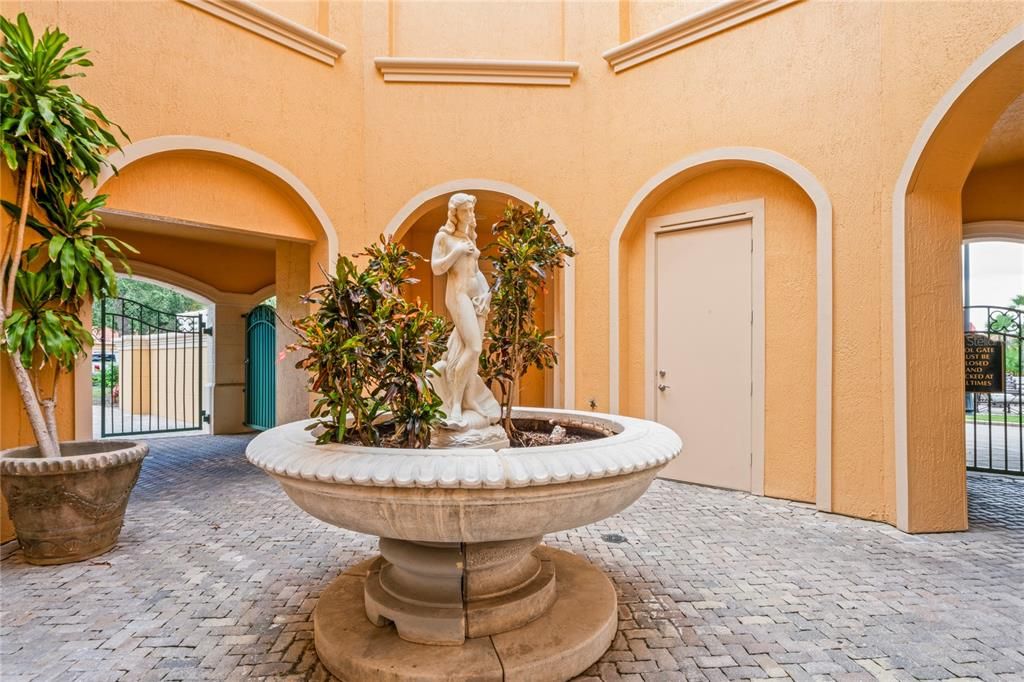 For Sale: $456,000 (2 beds, 2 baths, 1650 Square Feet)