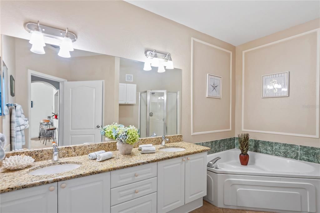 For Sale: $456,000 (2 beds, 2 baths, 1650 Square Feet)