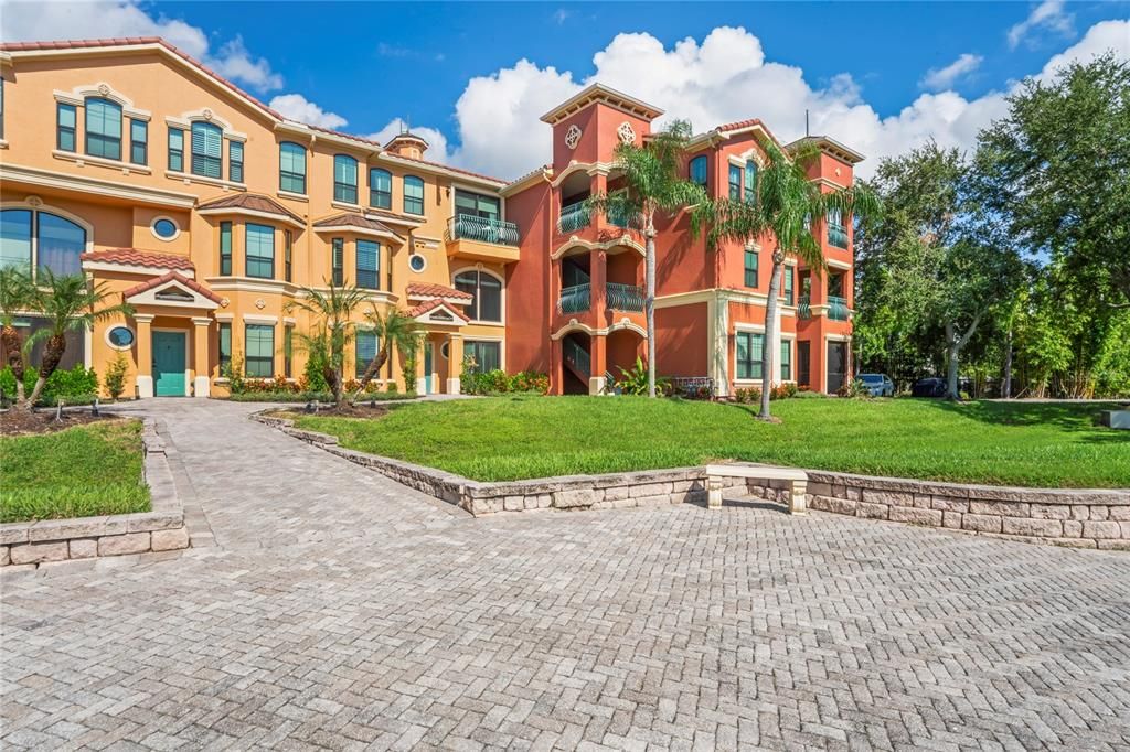 For Sale: $456,000 (2 beds, 2 baths, 1650 Square Feet)