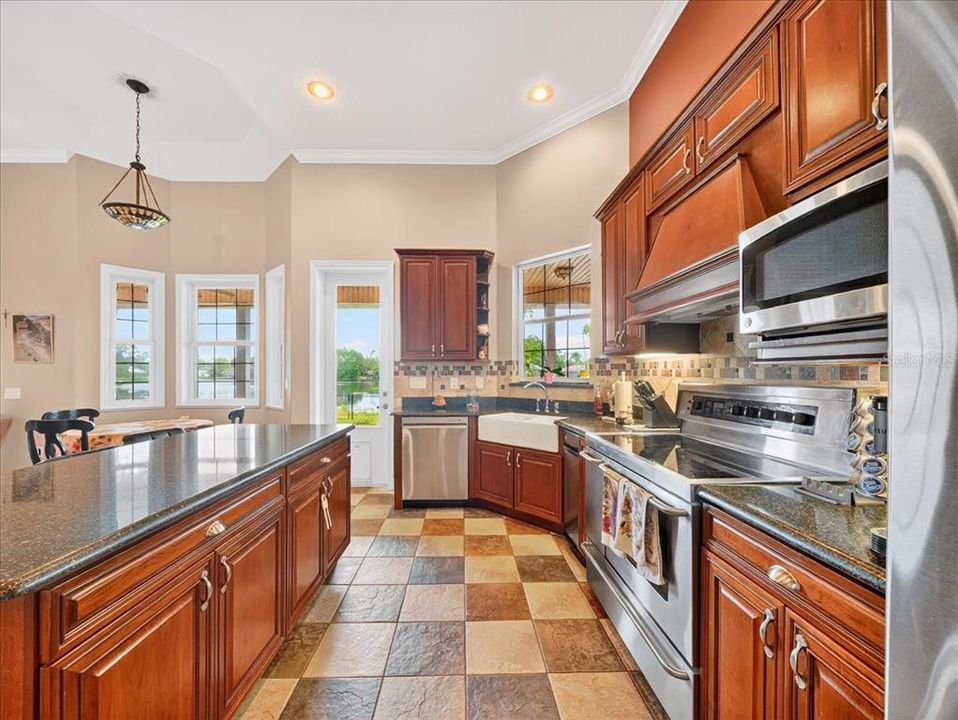 На продажу: $560,000 (4 спален, 2 ванн, 2907 Квадратных фут)