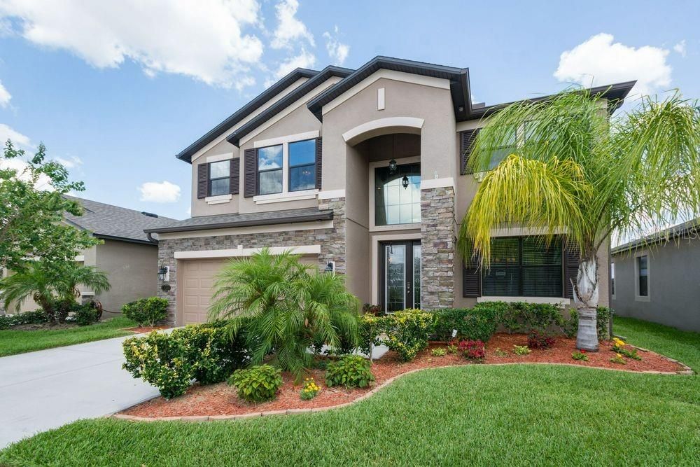 Active With Contract: $589,000 (5 beds, 3 baths, 3779 Square Feet)