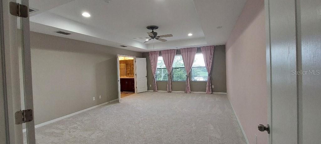 Active With Contract: $589,000 (5 beds, 3 baths, 3779 Square Feet)