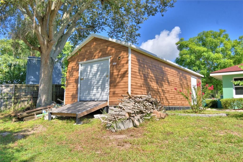 Active With Contract: $369,000 (3 beds, 2 baths, 1686 Square Feet)