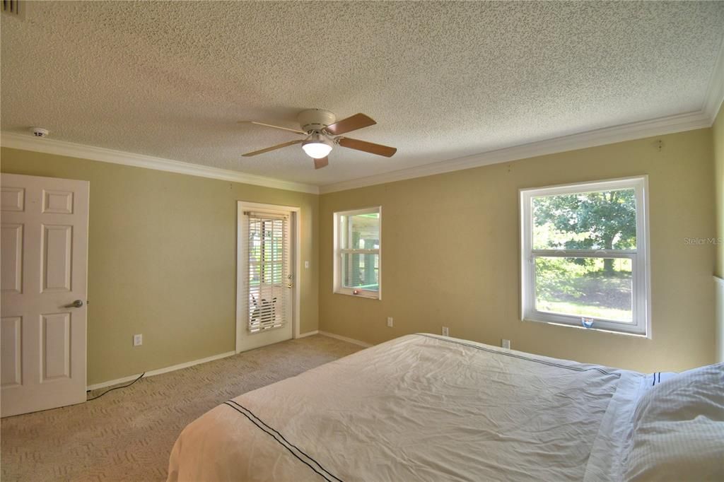 Active With Contract: $369,000 (3 beds, 2 baths, 1686 Square Feet)