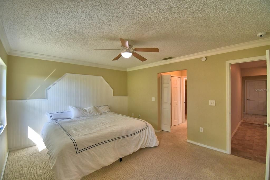 Active With Contract: $369,000 (3 beds, 2 baths, 1686 Square Feet)