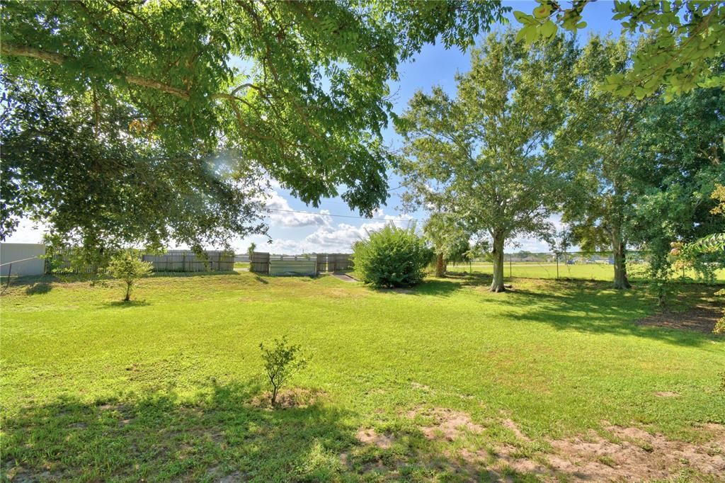 Active With Contract: $369,000 (3 beds, 2 baths, 1686 Square Feet)