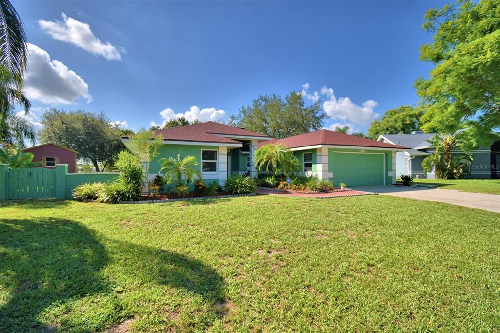 Active With Contract: $369,000 (3 beds, 2 baths, 1686 Square Feet)