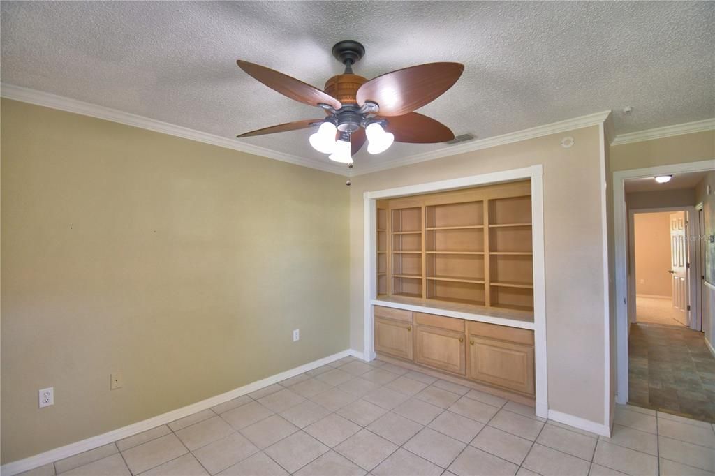 Active With Contract: $369,000 (3 beds, 2 baths, 1686 Square Feet)