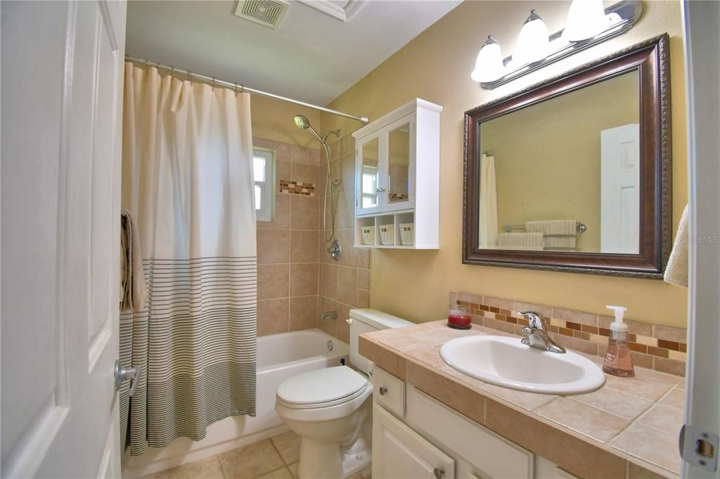 Active With Contract: $369,000 (3 beds, 2 baths, 1686 Square Feet)