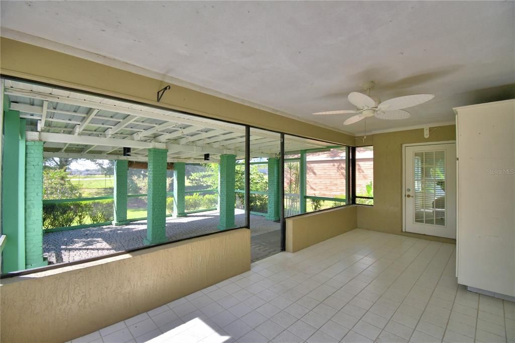 Active With Contract: $369,000 (3 beds, 2 baths, 1686 Square Feet)