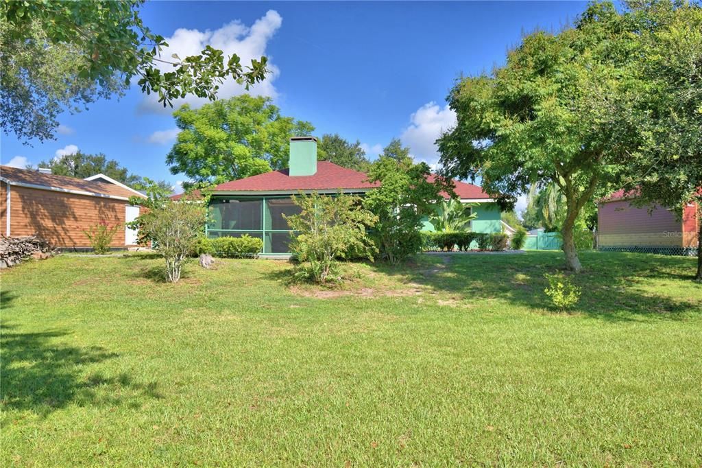 Active With Contract: $369,000 (3 beds, 2 baths, 1686 Square Feet)