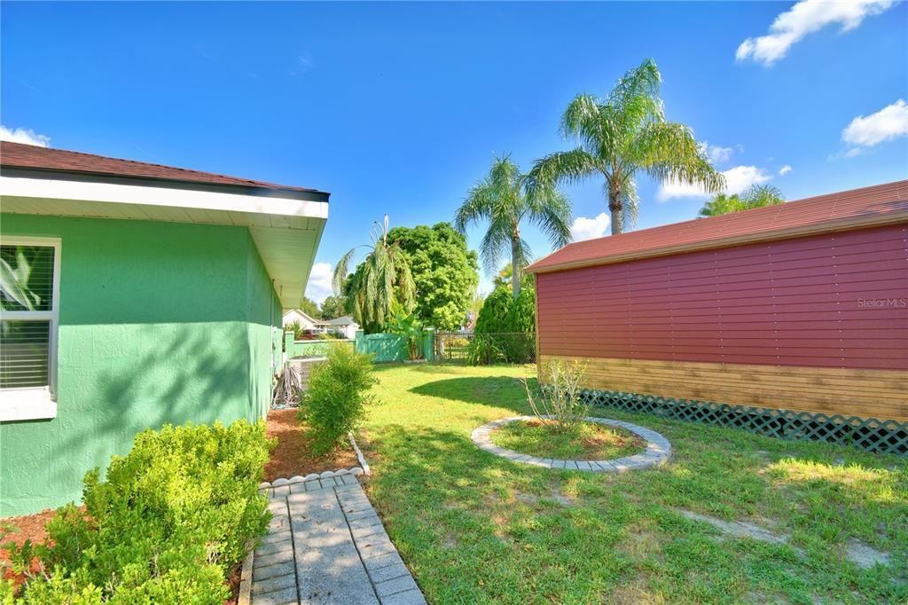 Active With Contract: $369,000 (3 beds, 2 baths, 1686 Square Feet)