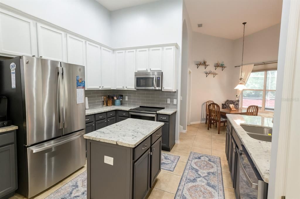 На продажу: $649,900 (4 спален, 3 ванн, 3182 Квадратных фут)